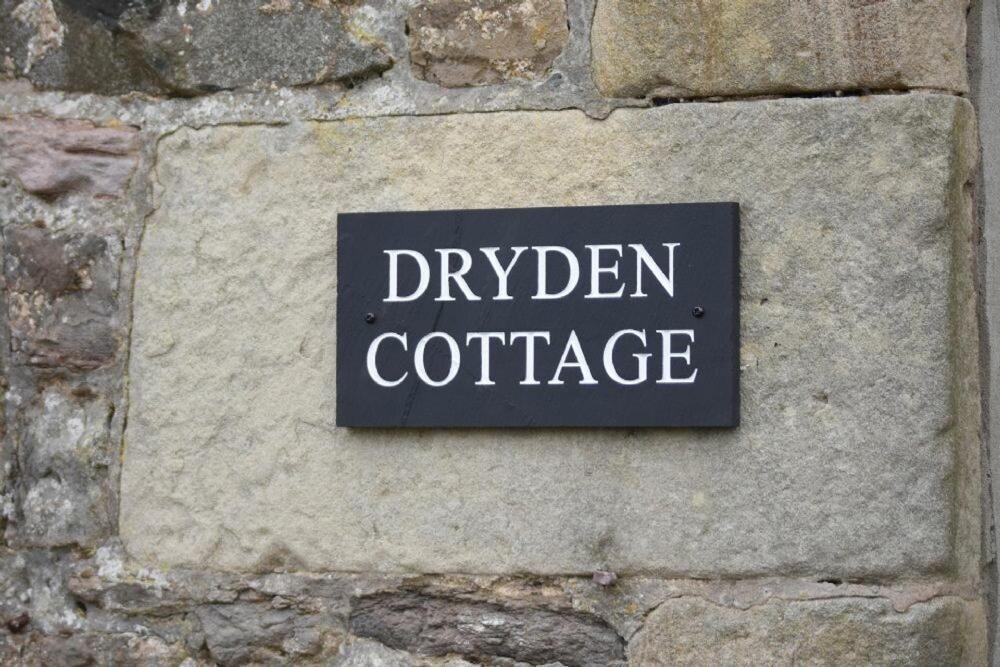 Dryden Cottage Bamburgh Exterior photo