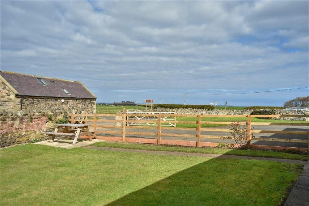 Dryden Cottage Bamburgh Exterior photo